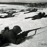 Гвардейцы Московской Пролетарской дивизии во время боя (ракурс 2)